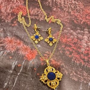 Gold and Blue Floral Necklace Set